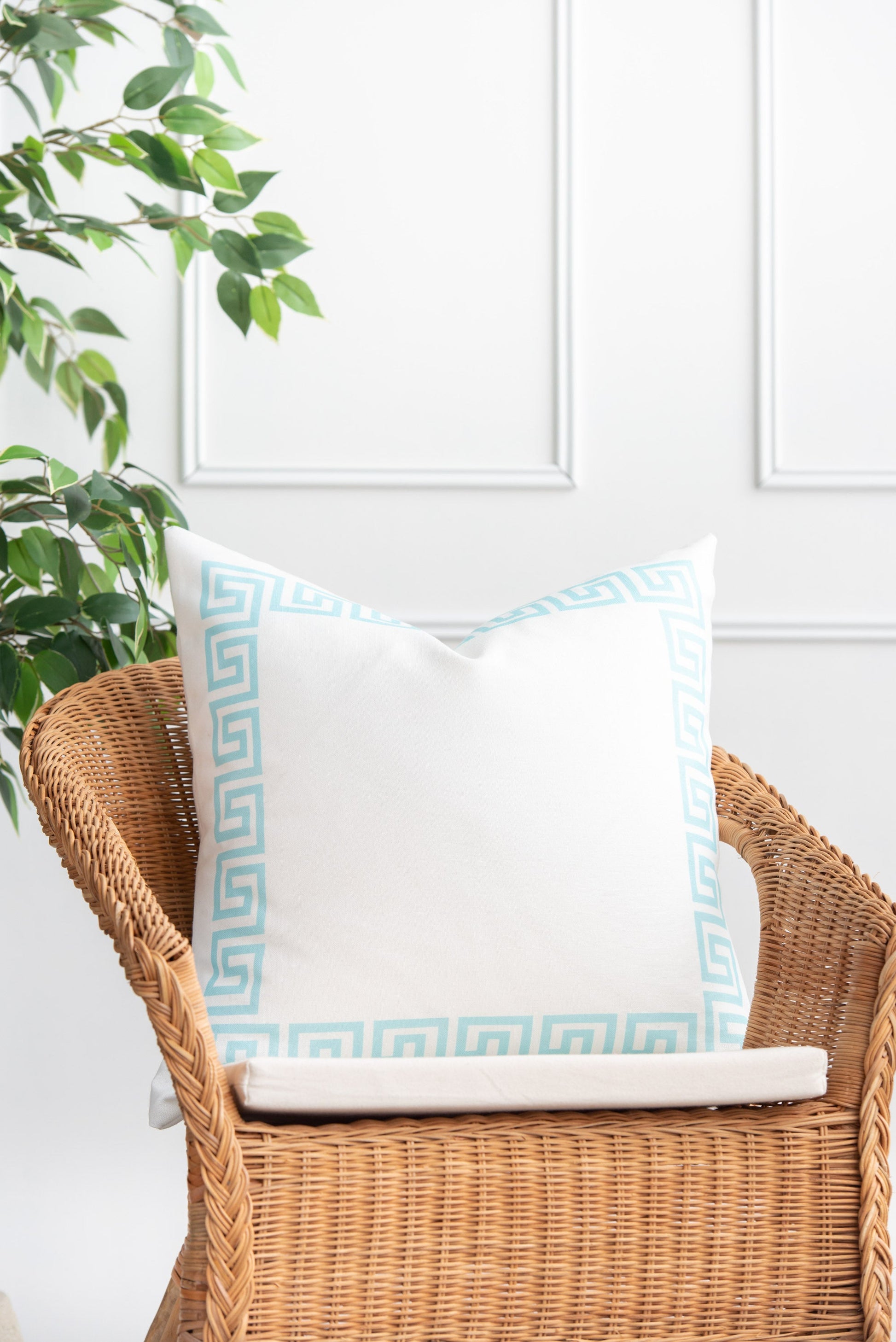 Coastal Indoor Outdoor Pillow Cover, Juno, Greek Key, Green, 20"x20"-1